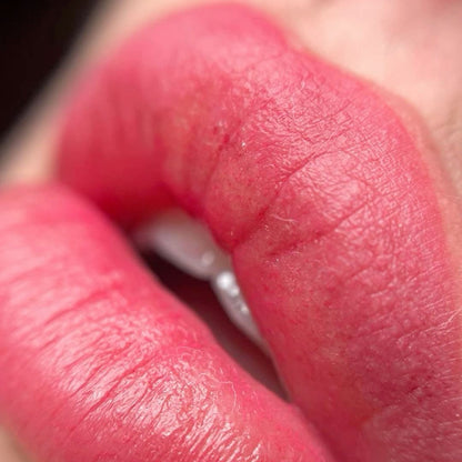 FULL LIPS