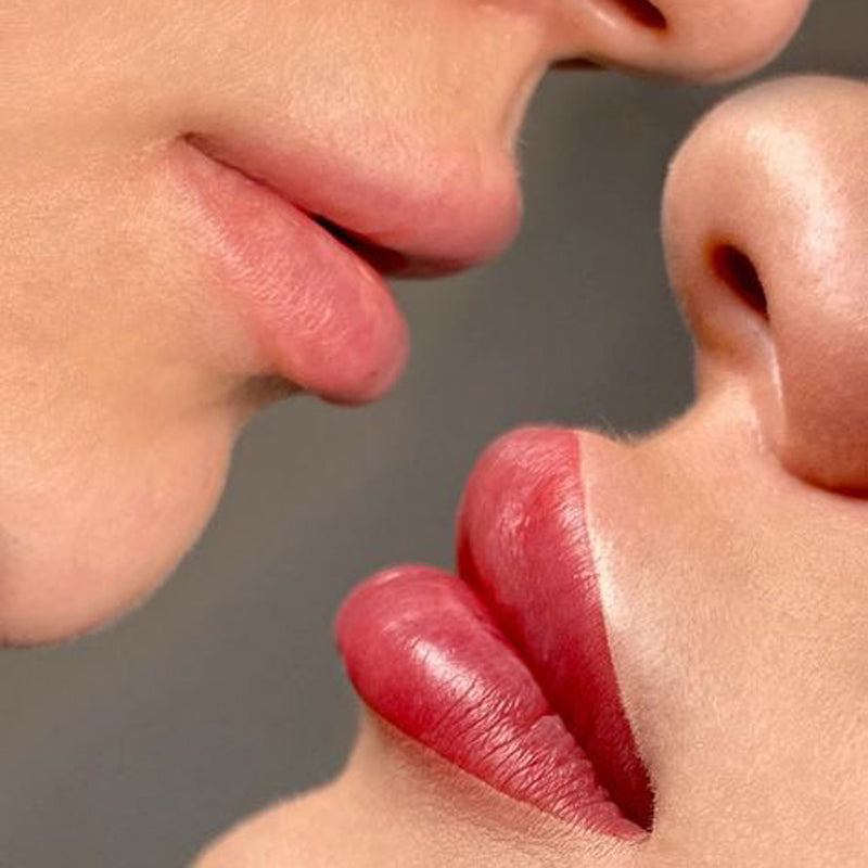 FULL LIPS