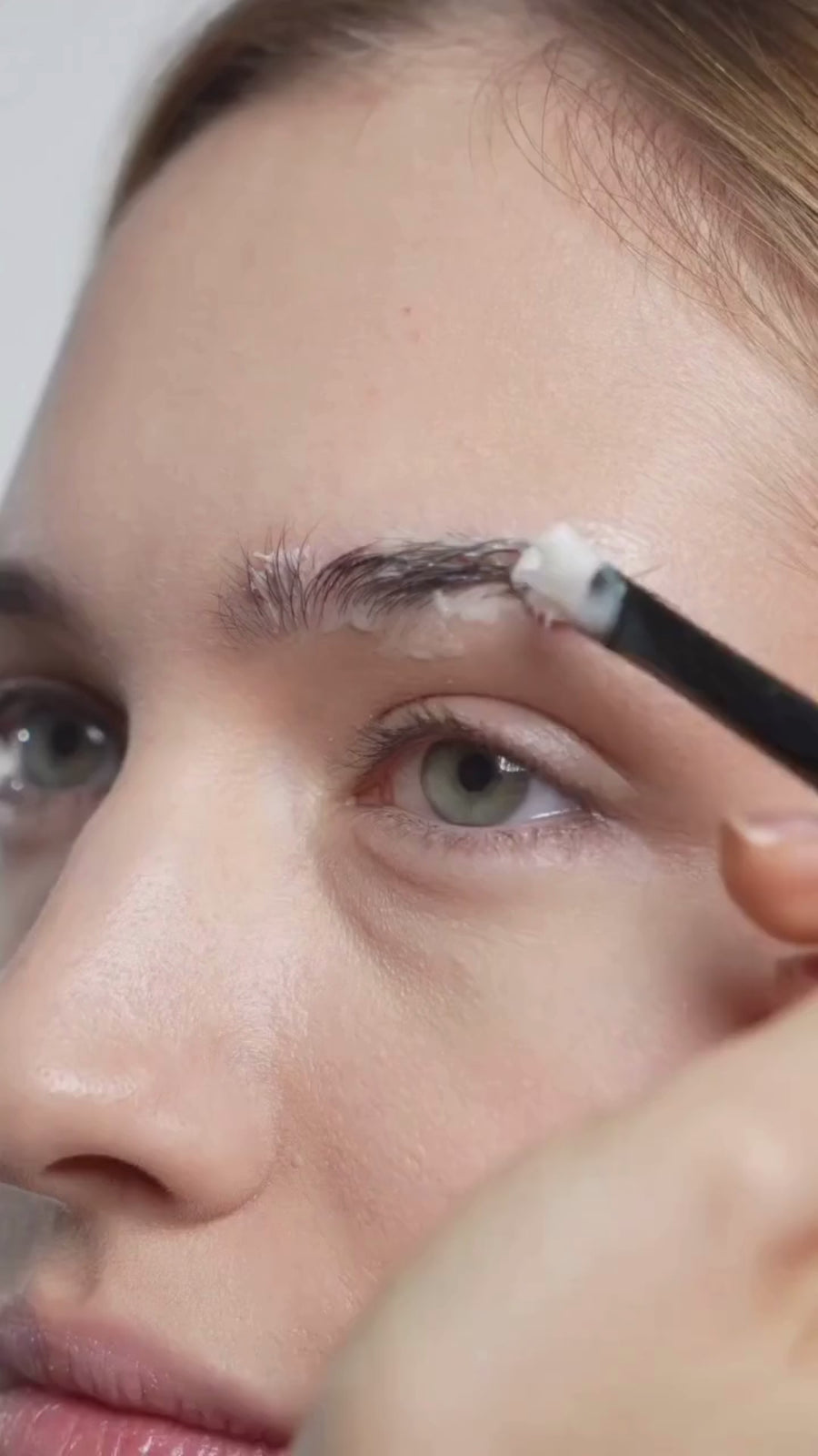 ACLARADO DE CEJAS CON
SISTEMA INTELIGENTE O2